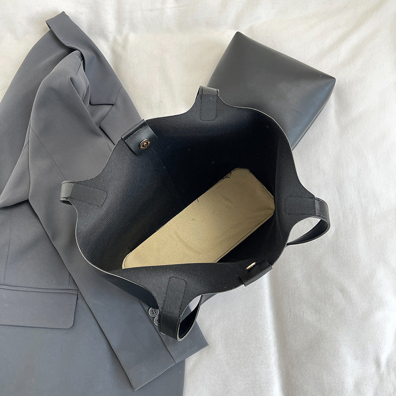 Fashionable And Versatile Commuter Shoulder Bag