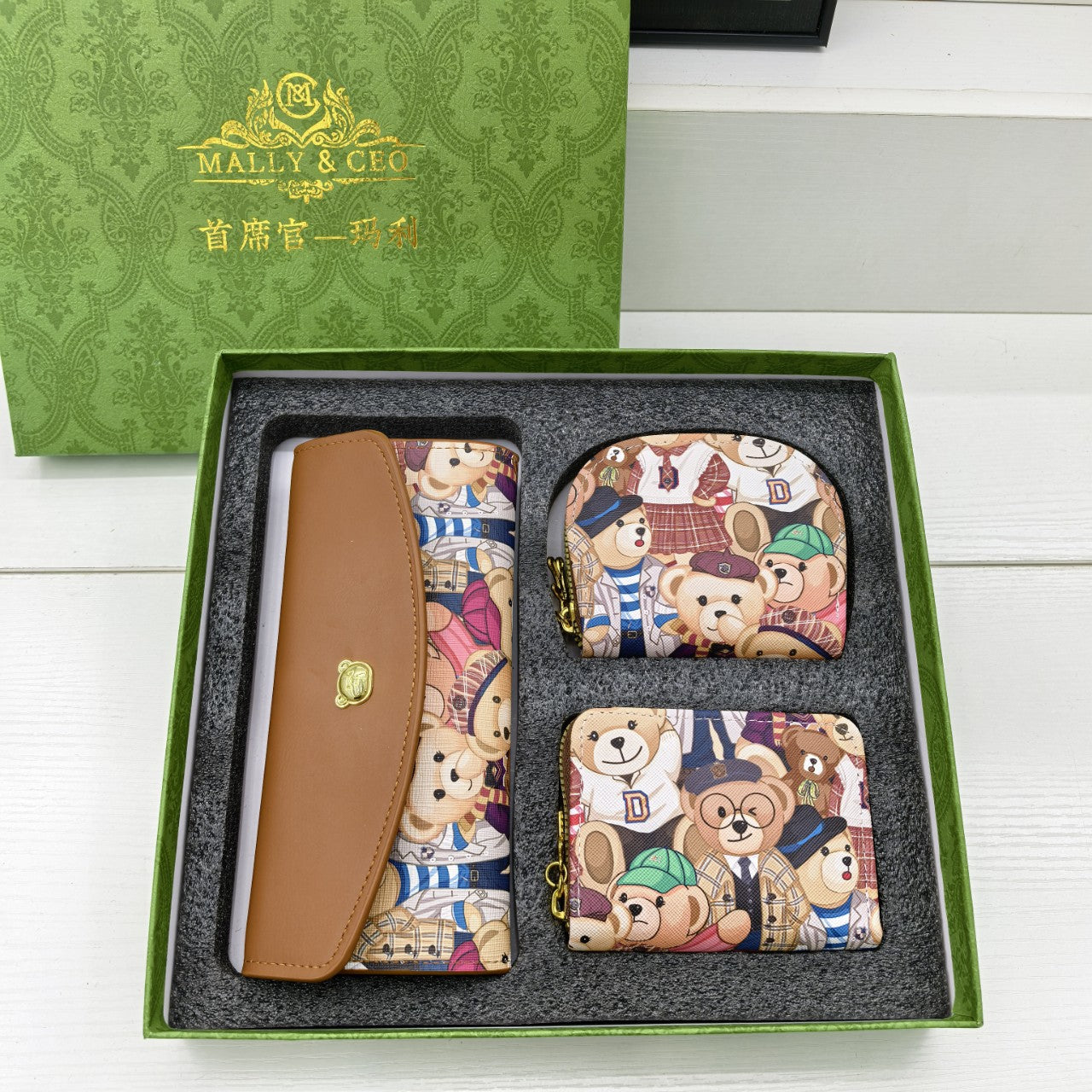 Cute Bear Card Holder – Wild Pull-Head Clutch & Coin Purse